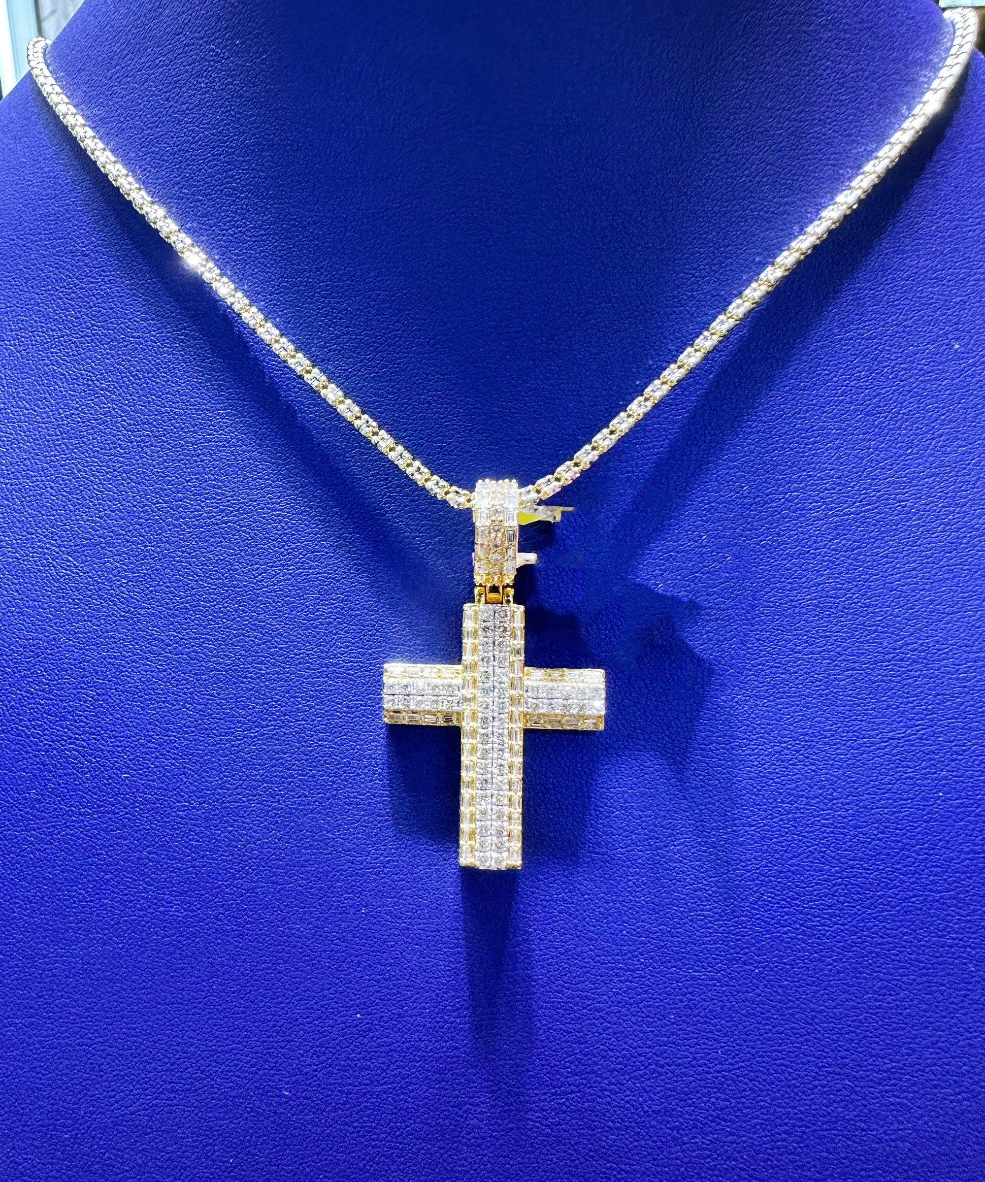 1.83ctw Natural Diamond Cross Pendant in 10K Gold