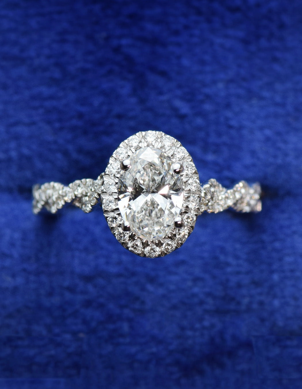 14K Gold Oval Cut Halo [1.51ctw] Lab-Grown Diamond [G-H VS] Engagement Ring