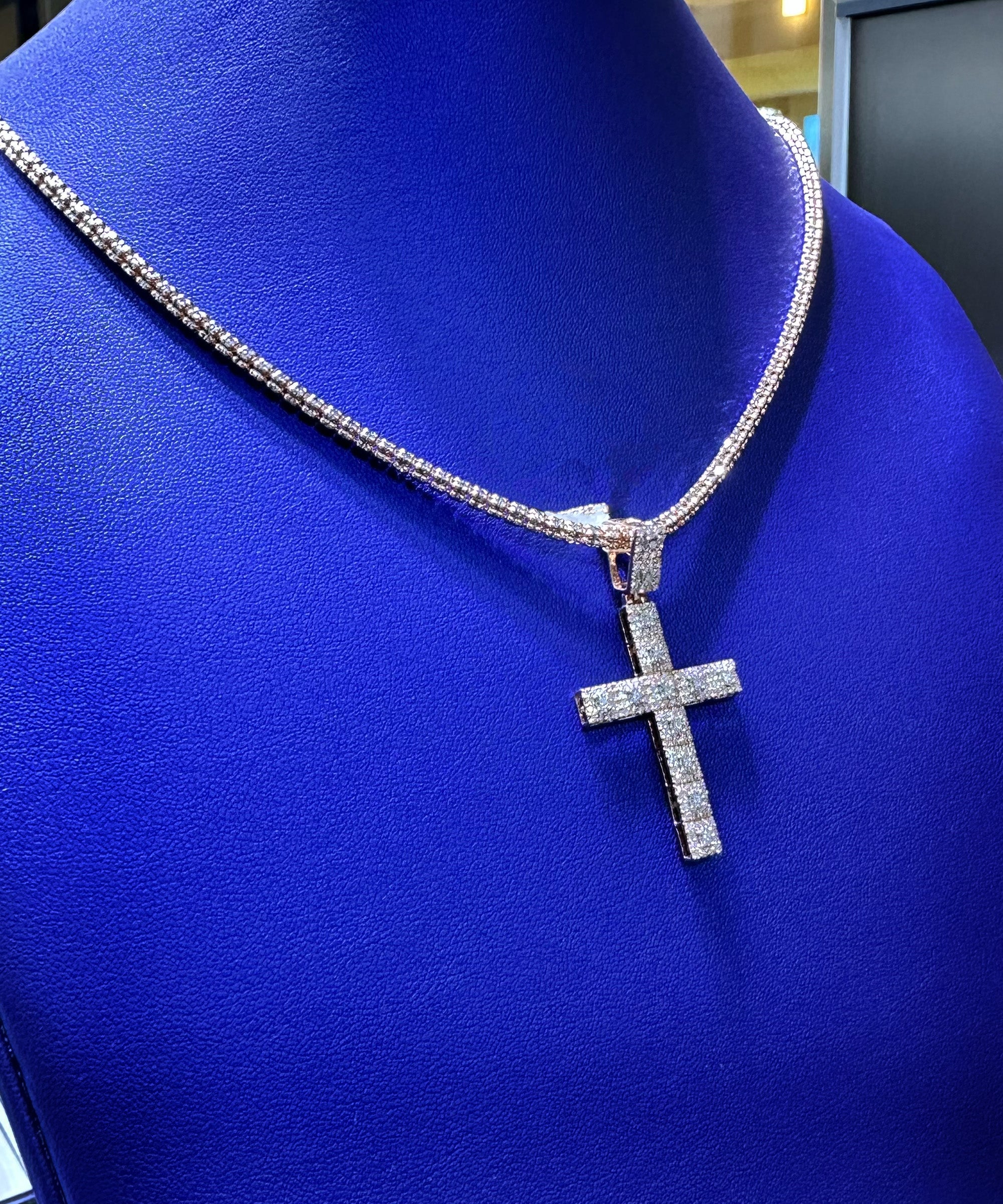 1.25ctw Natural Diamond Cross Pendant in 10K Rose Gold