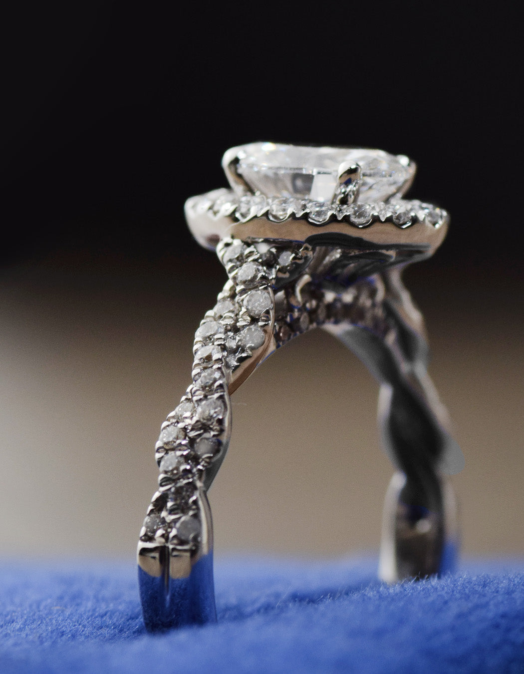 14K Gold Oval Cut Halo [1.51ctw] Lab-Grown Diamond [G-H VS] Engagement Ring