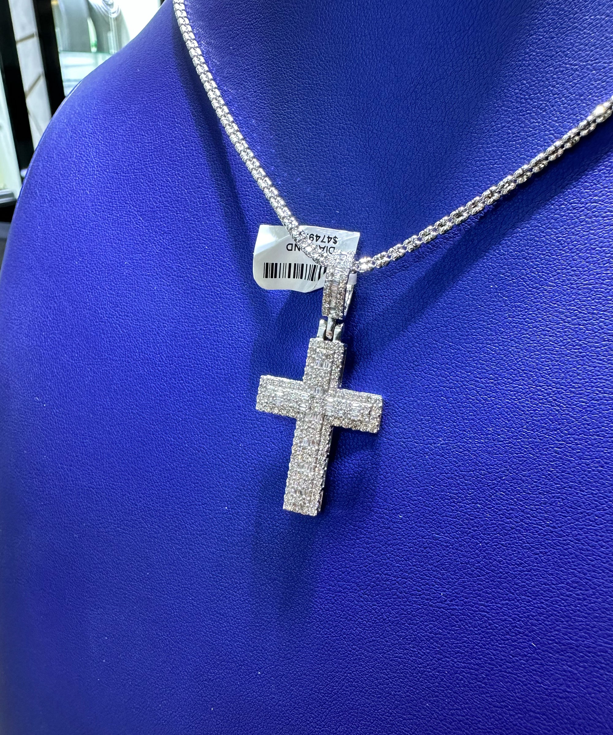 1.75ctw Natural Diamond Thick Solid Cross Pendant in 10K Gold