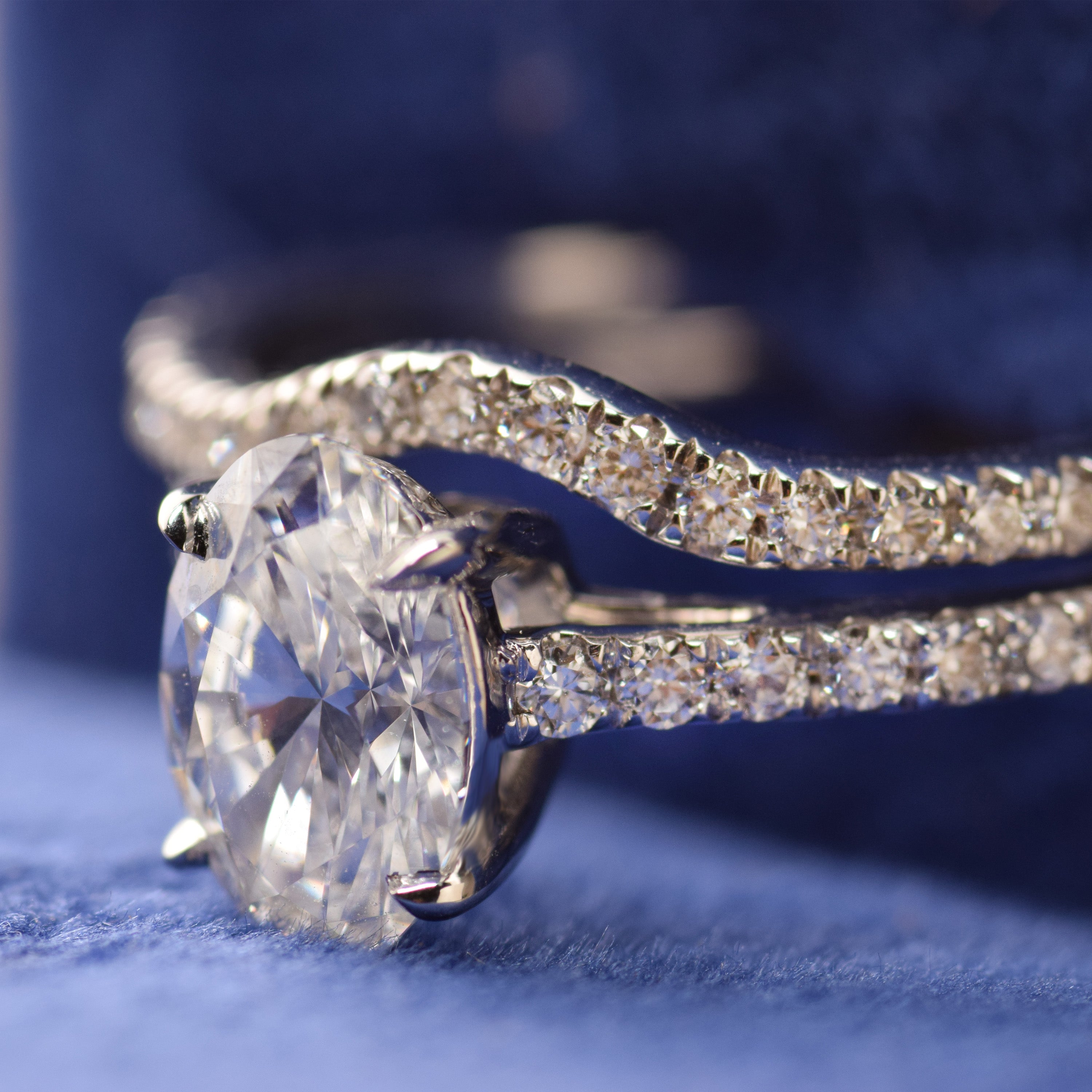 10K Gold 2 CT Lab Grown Oval Cut Curved Wedding Band Bridal Ring Set