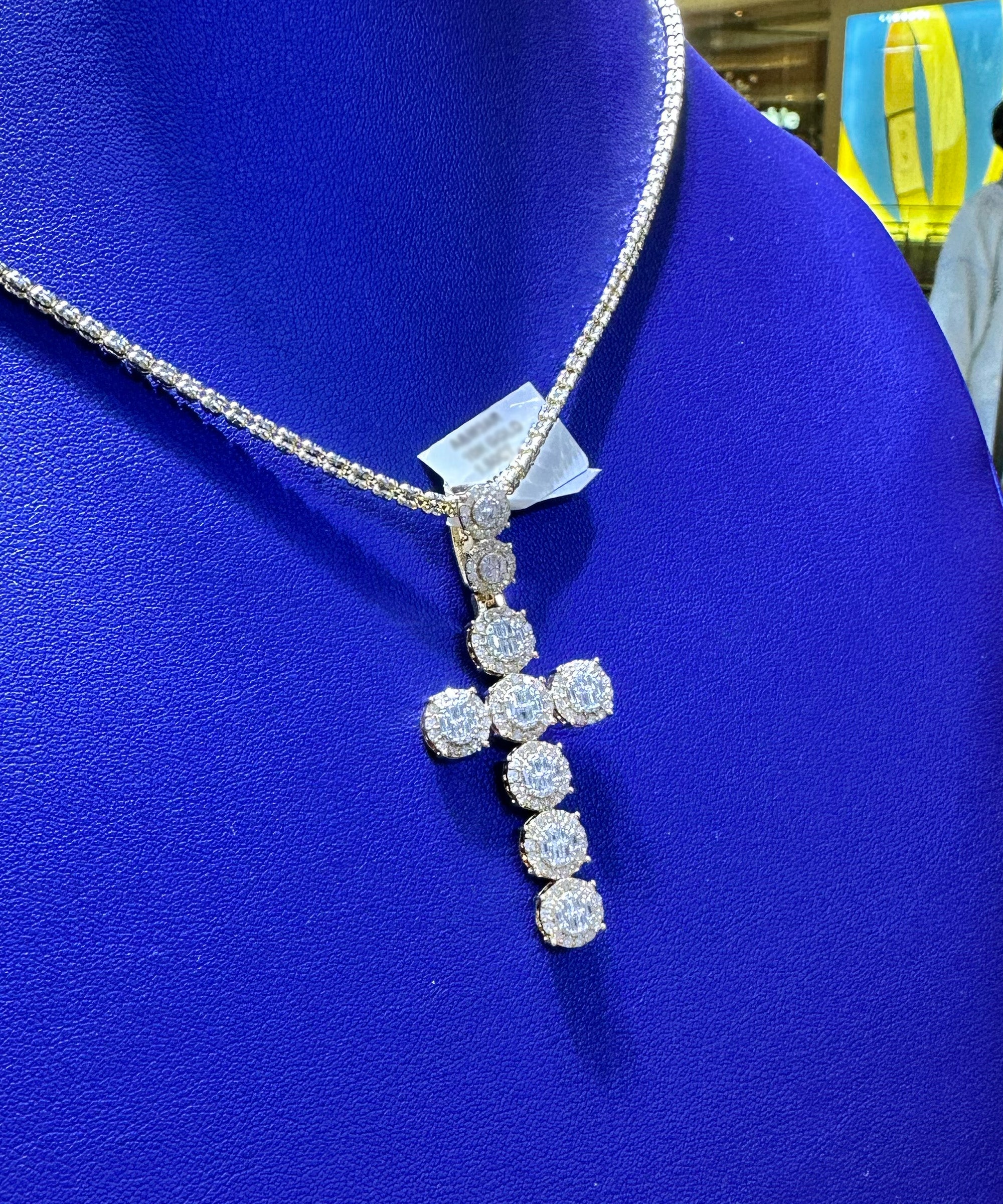 1.50ctw Natural Diamond Cross Pendant in 10K Gold