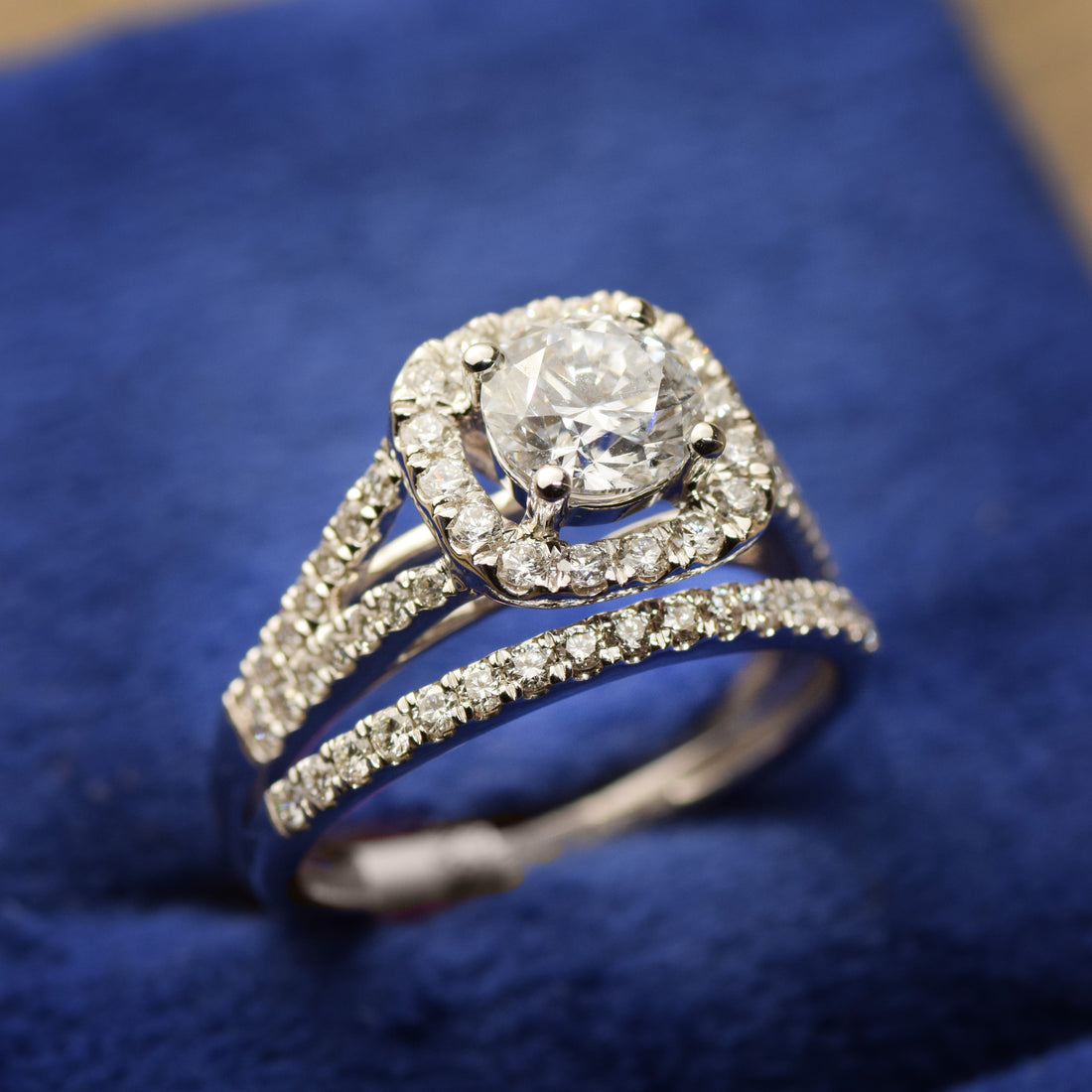 10K Gold 1.75 CT Lab Grown Round Cut Lab Diamond Bridal Wedding Set
