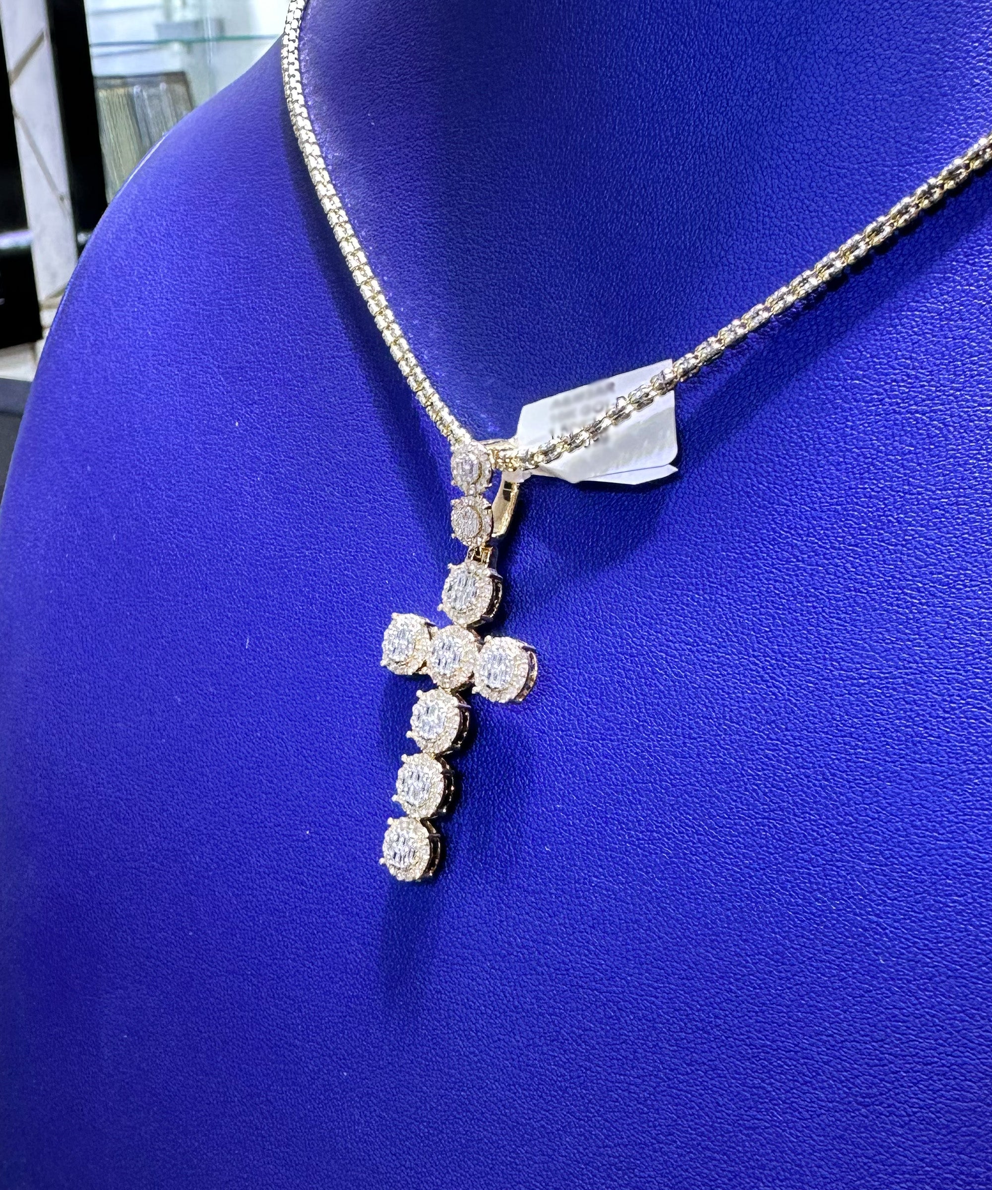 1.50ctw Natural Diamond Cross Pendant in 10K Gold