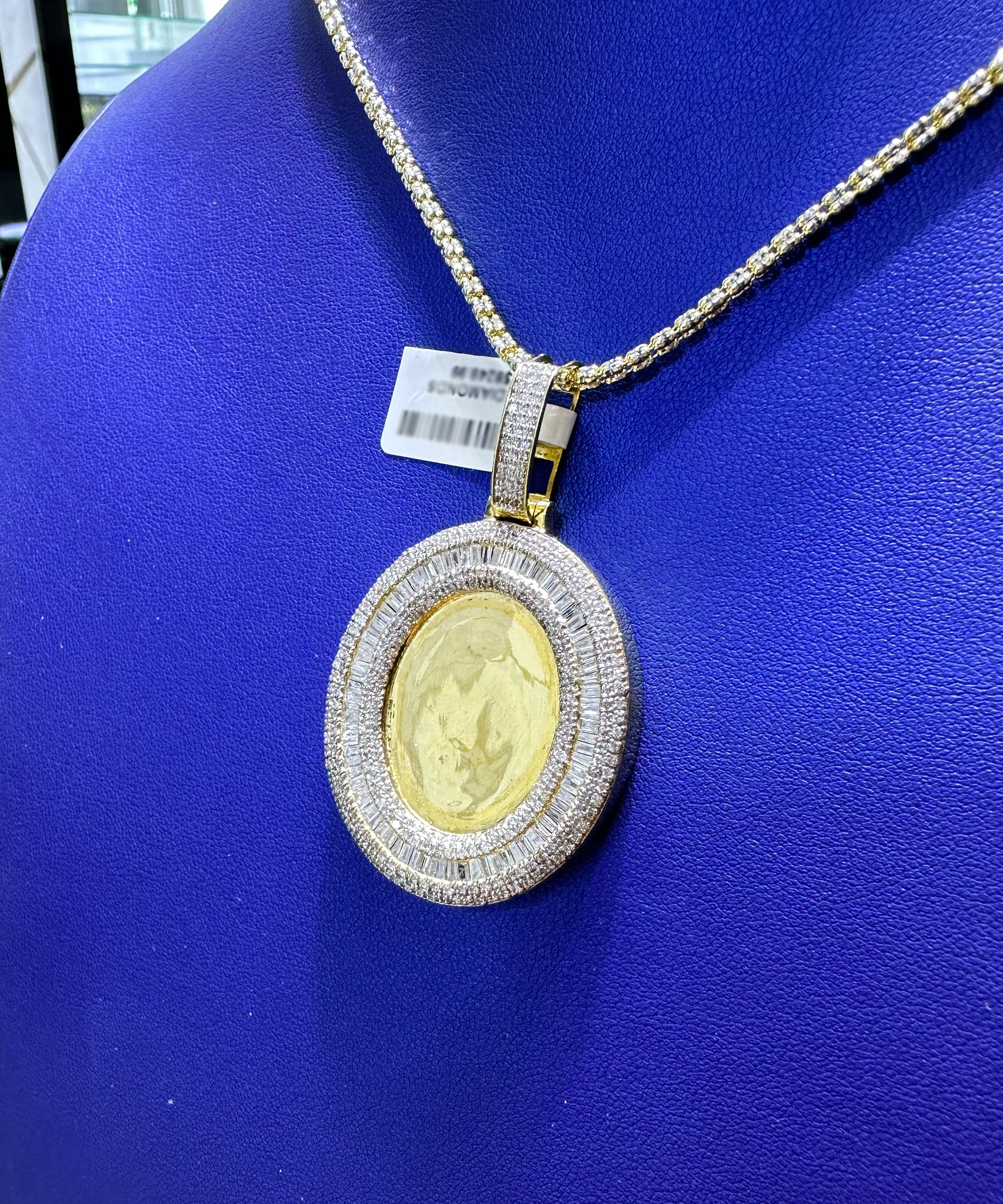 3.50ctw Natural Diamond Memory Charm Oval Pendant in 10K Gold