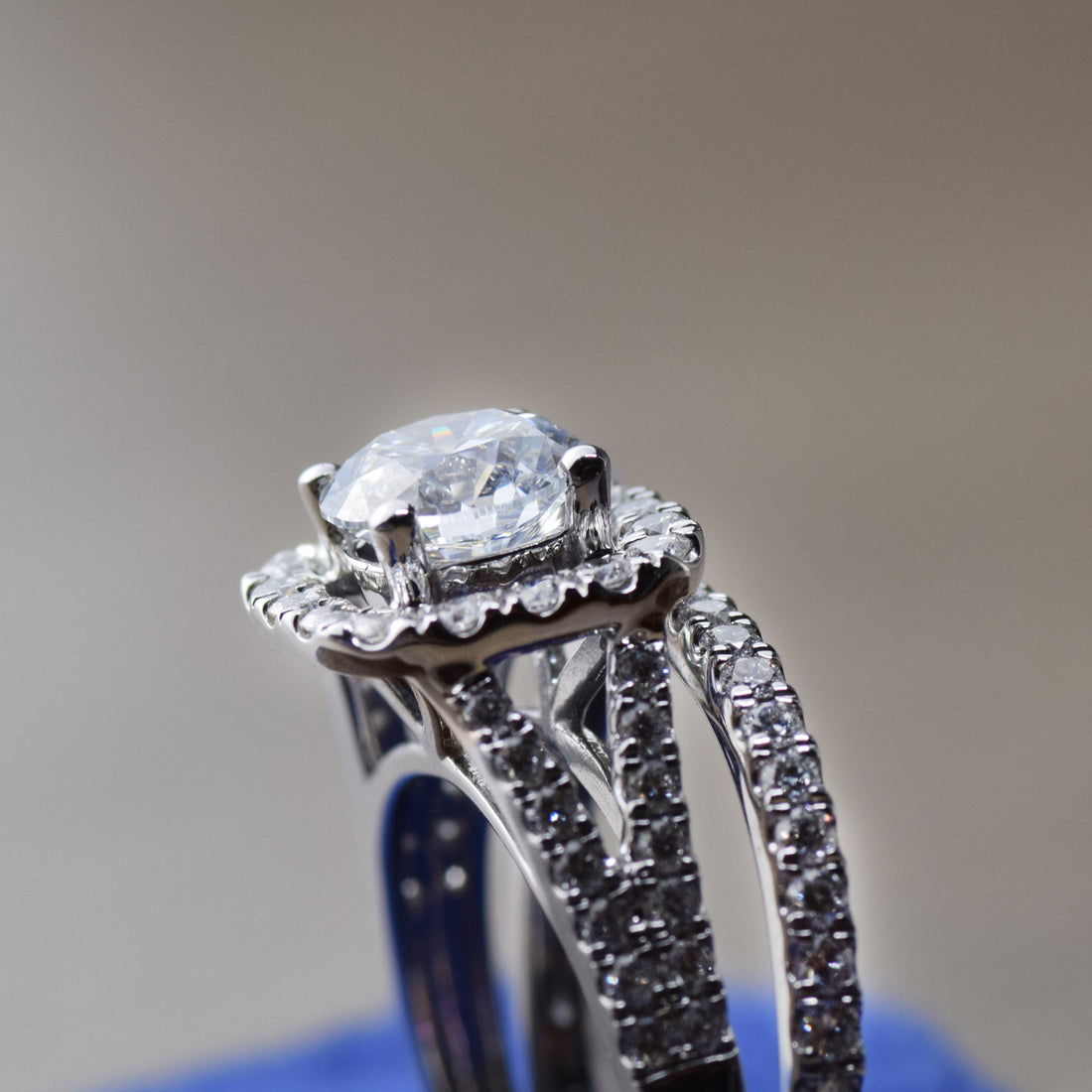 10K Gold 1.75 CT Lab Grown Round Cut Lab Diamond Bridal Wedding Set