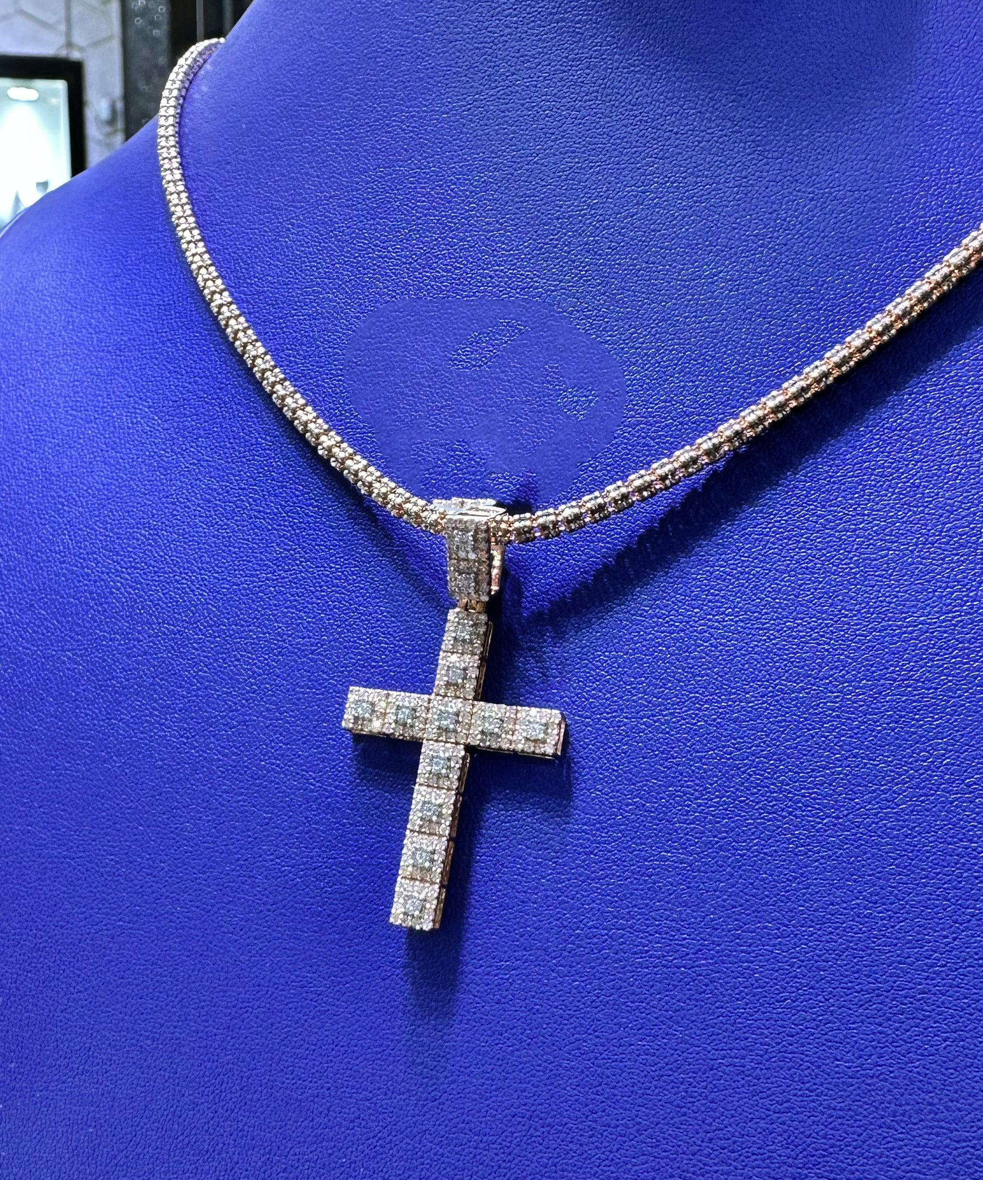 1.25ctw Natural Diamond Cross Pendant in 10K Rose Gold