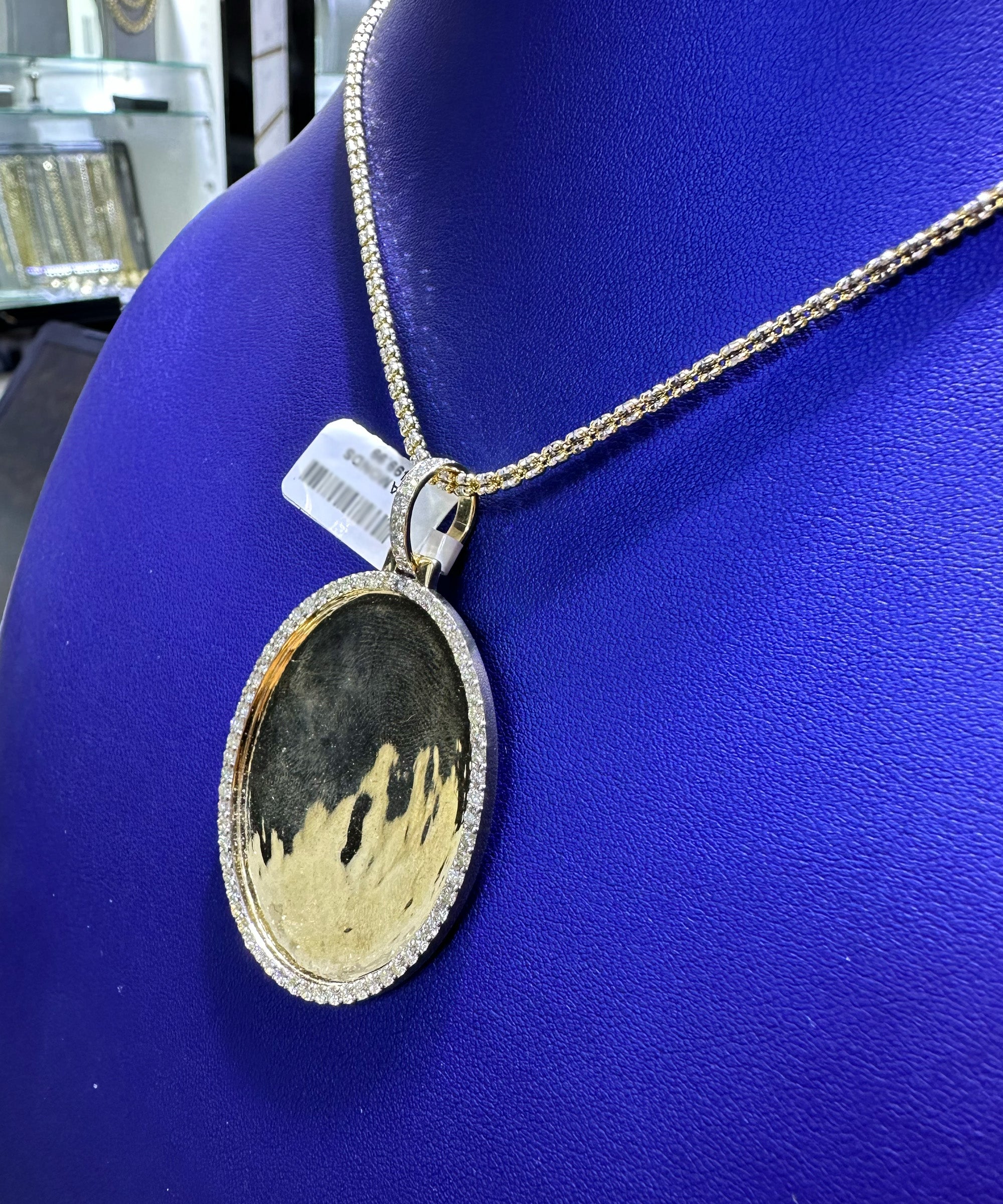 2.50ctw Natural Diamond Memory Charm Oval Pendant in 10K Gold