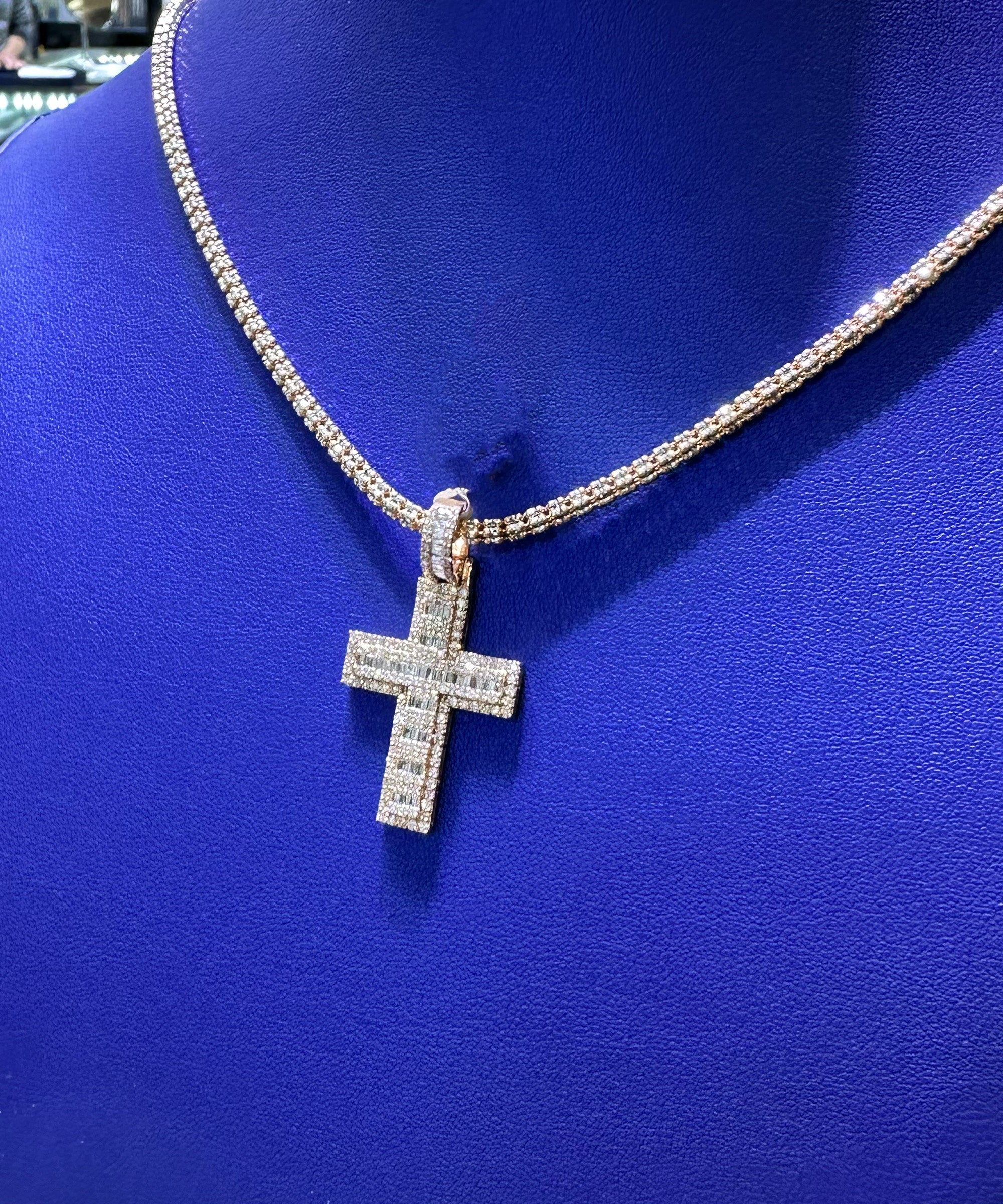 1.75ctw Natural Diamond Cross Pendant in 10K Gold