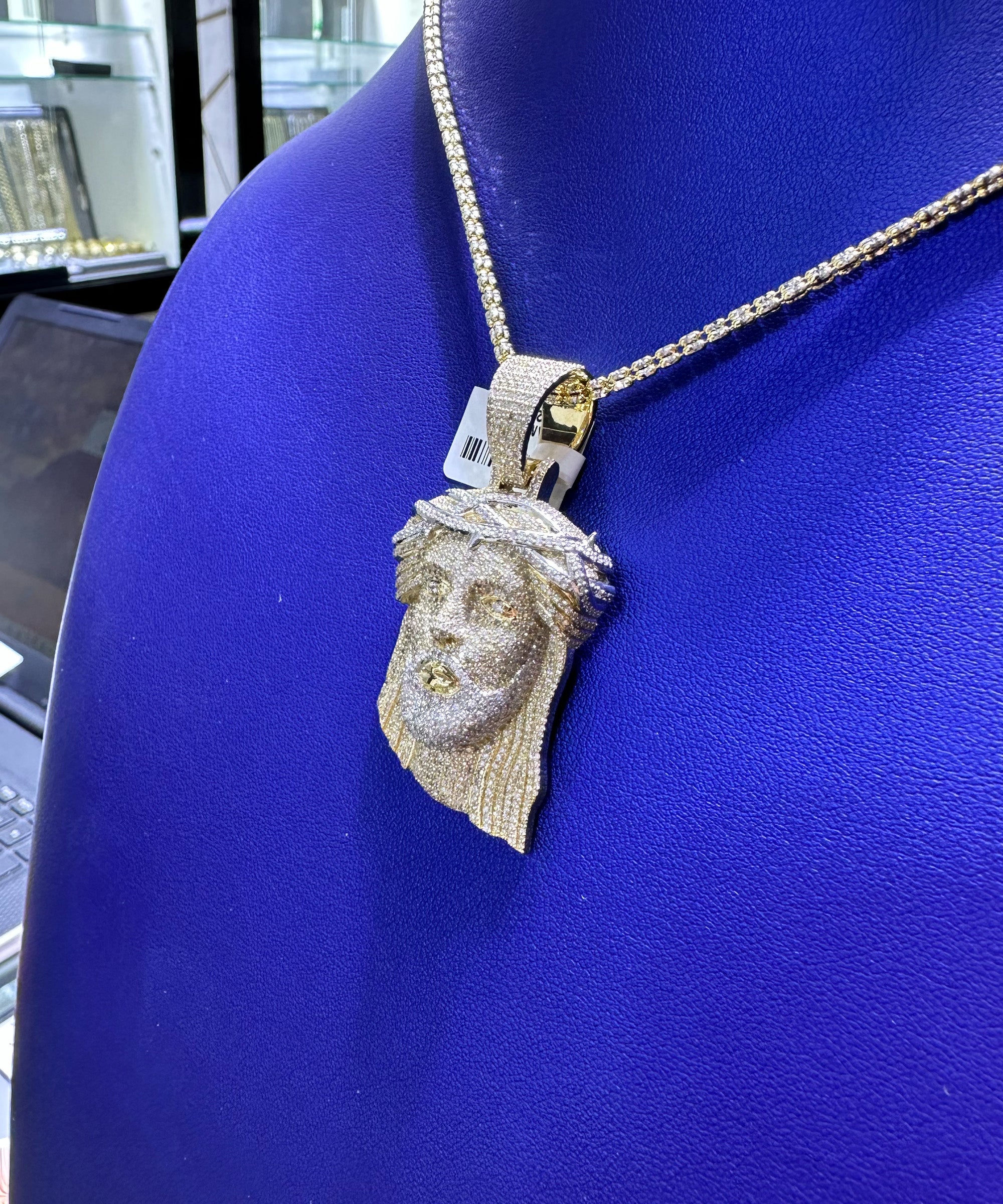 4.00ctw Natural Diamond Jesus Face in 10K Gold