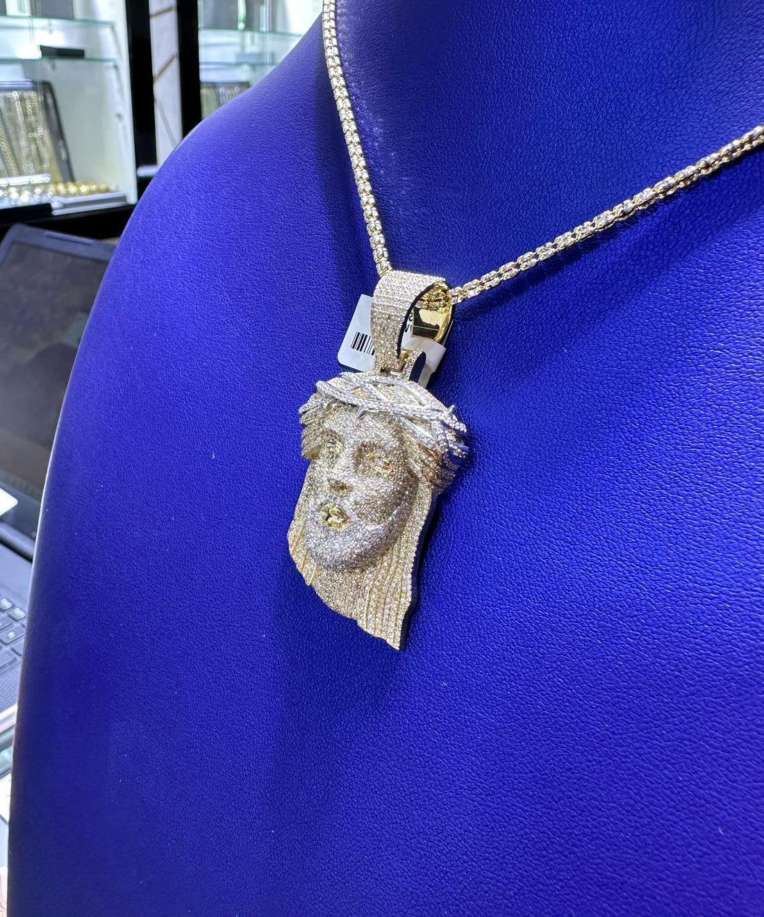 4.00ctw Natural Diamond Jesus Face in 10K Gold