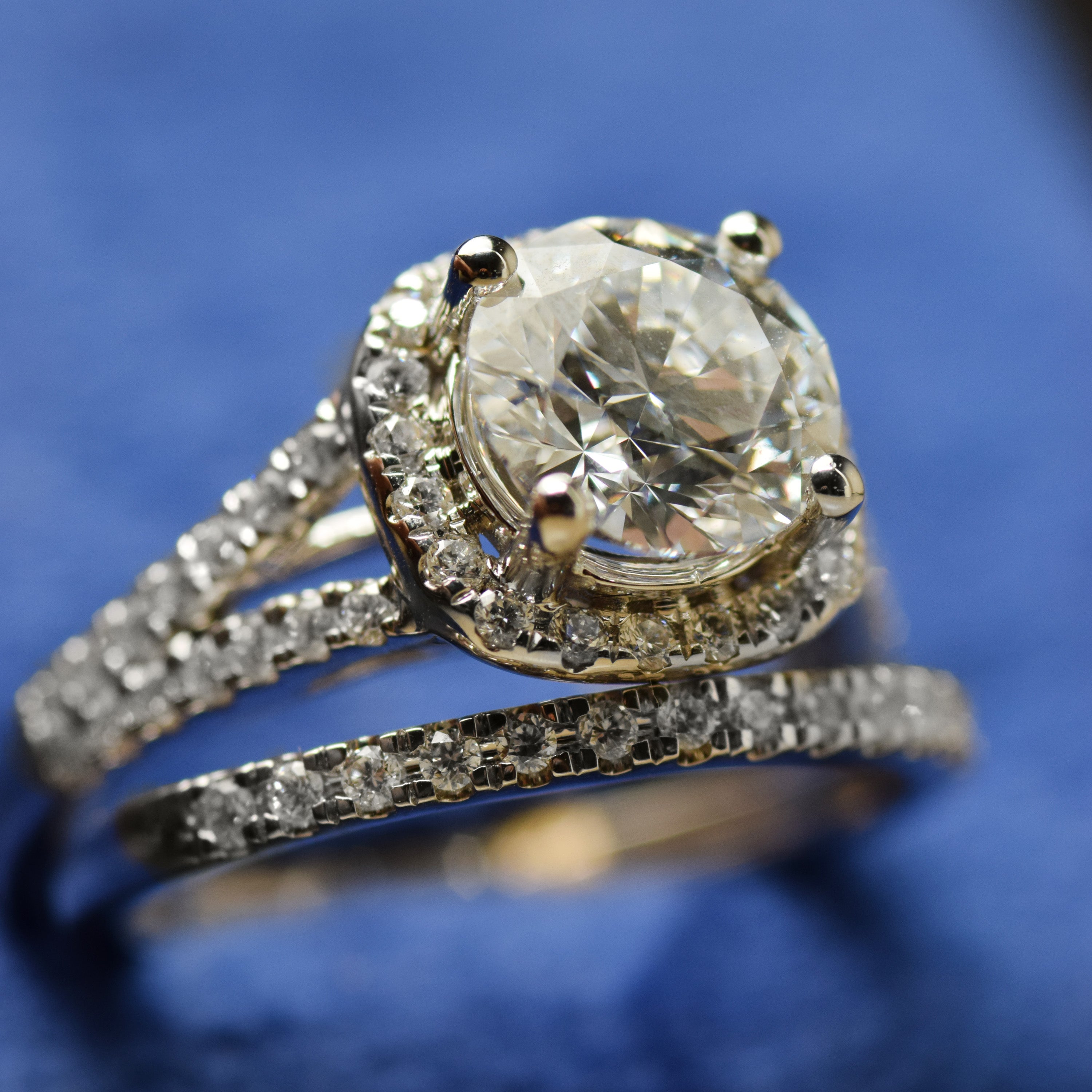 14K Gold 2.70 CT Lab Grown Round Cut Halo Curved Band Lab Diamond Bridal Wedding Set