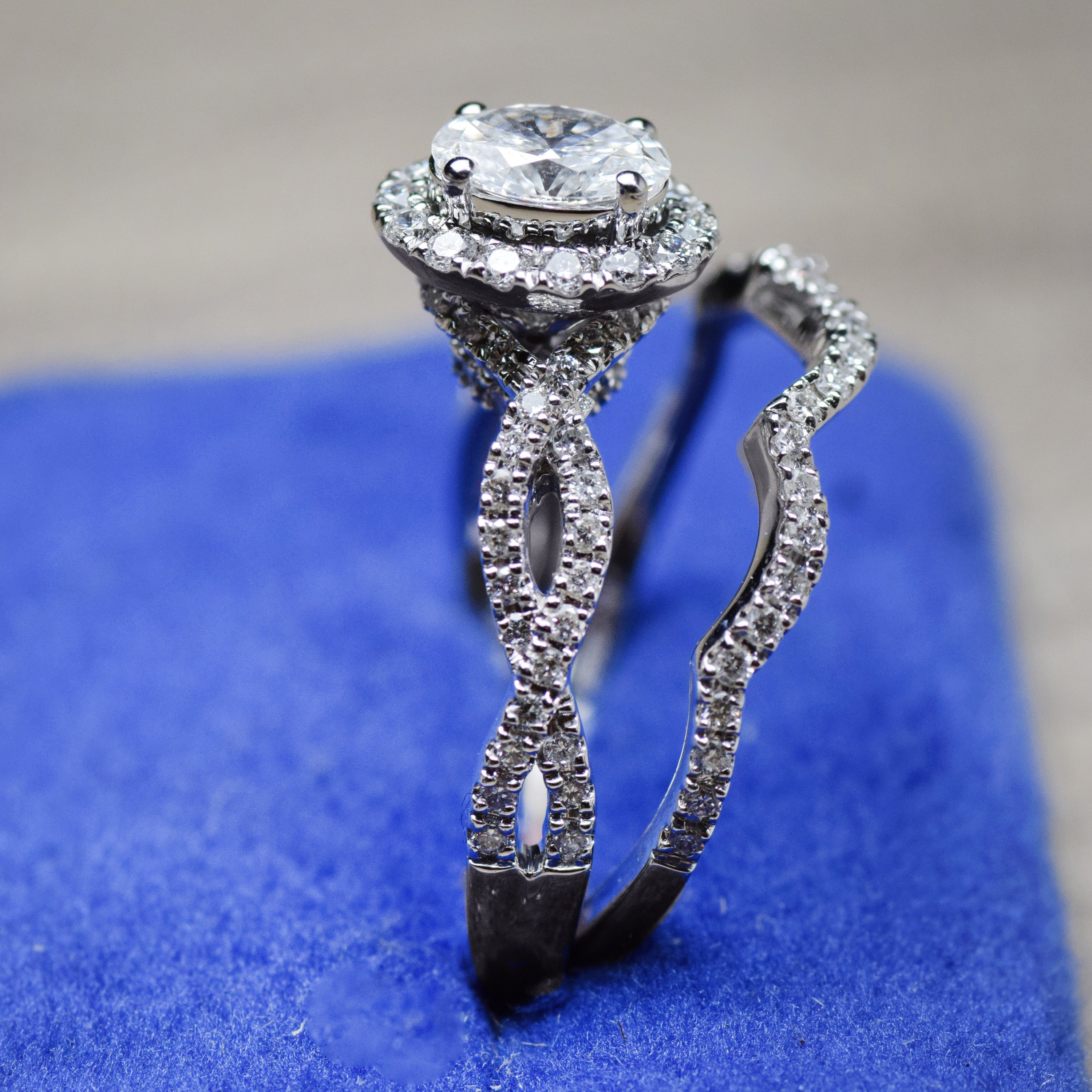 14K Gold 1.20 CT Lab Grown Oval Cut Halo Lab Diamond Bridal Wedding Set