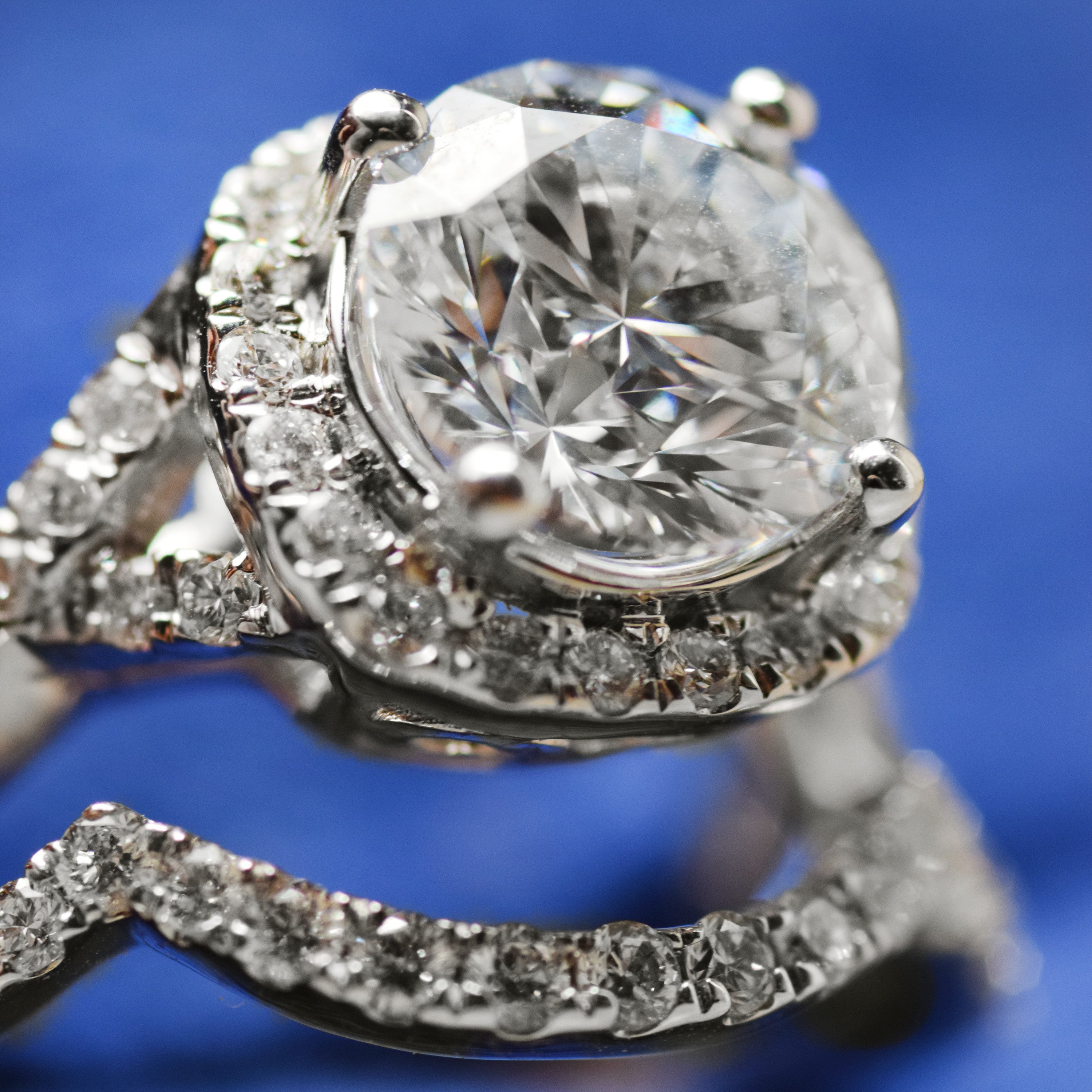 14K Gold 2.75 CT Lab Grown Round Cut Halo Curved Band Lab Diamond Bridal Wedding Set