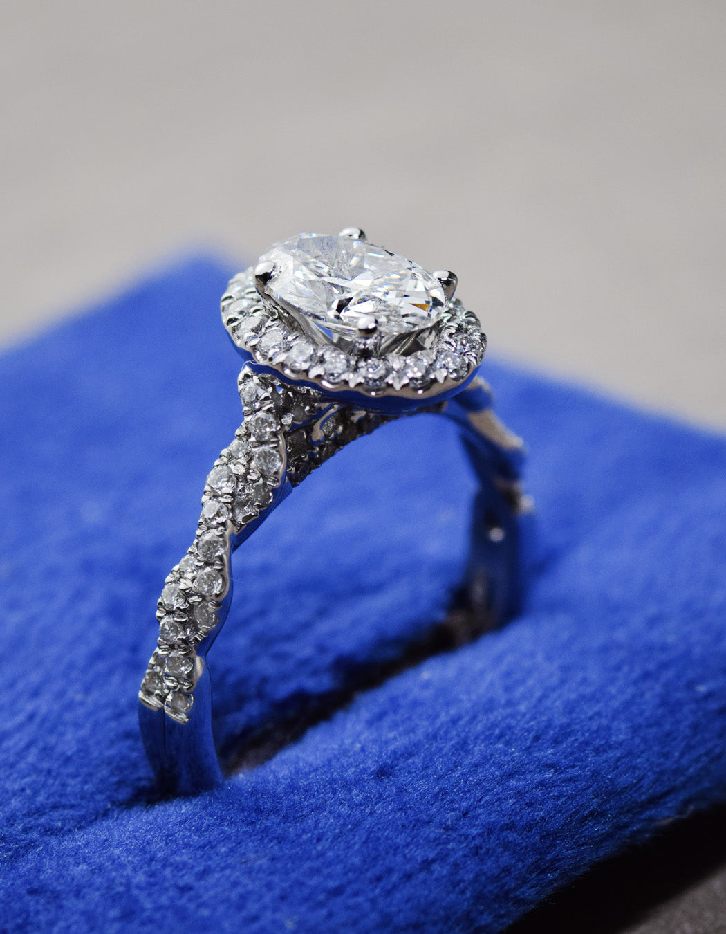 14K Gold Oval Cut Halo [1.51ctw] Lab-Grown Diamond [G-H VS] Engagement Ring