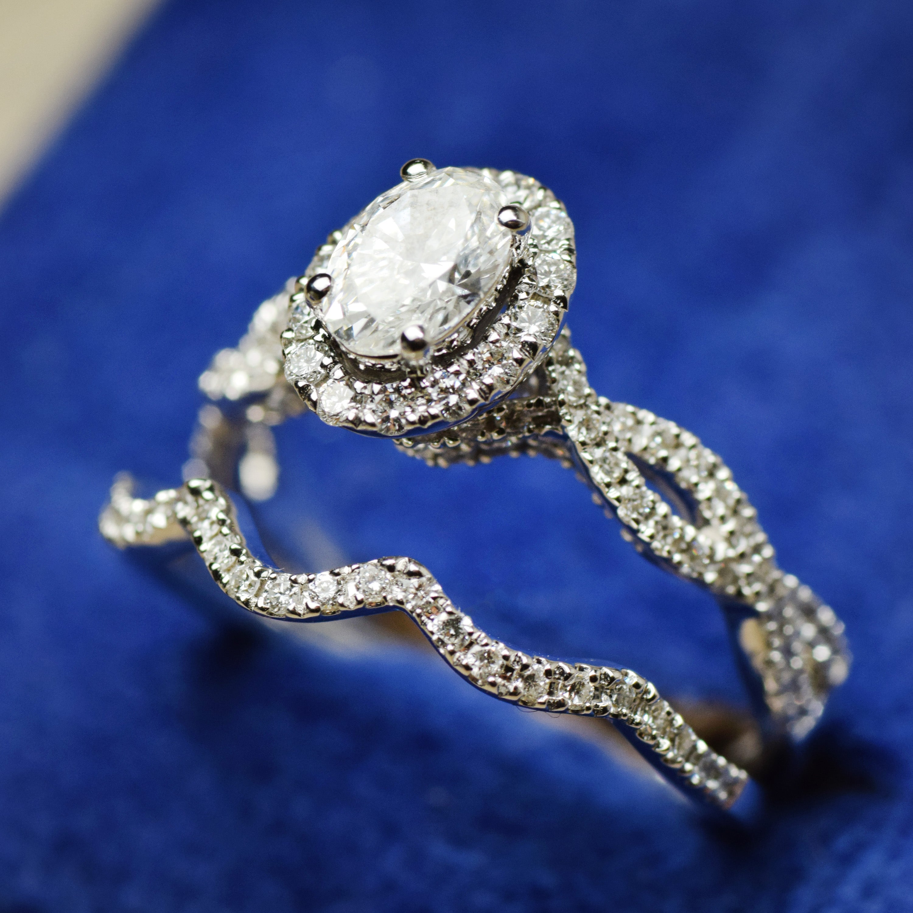 14K Gold 1.20 CT Lab Grown Oval Cut Halo Lab Diamond Bridal Wedding Set