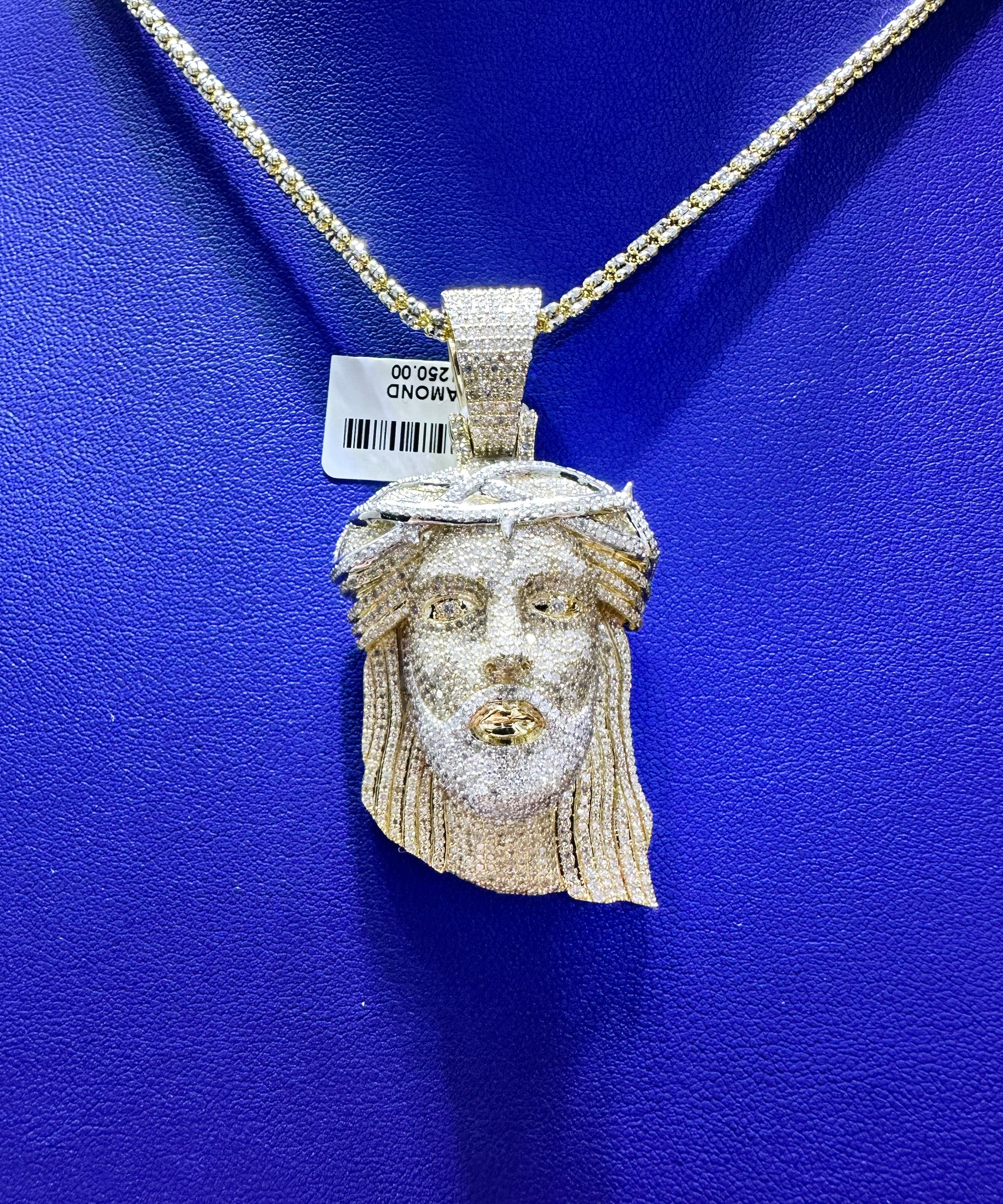 4.00ctw Natural Diamond Jesus Face in 10K Gold