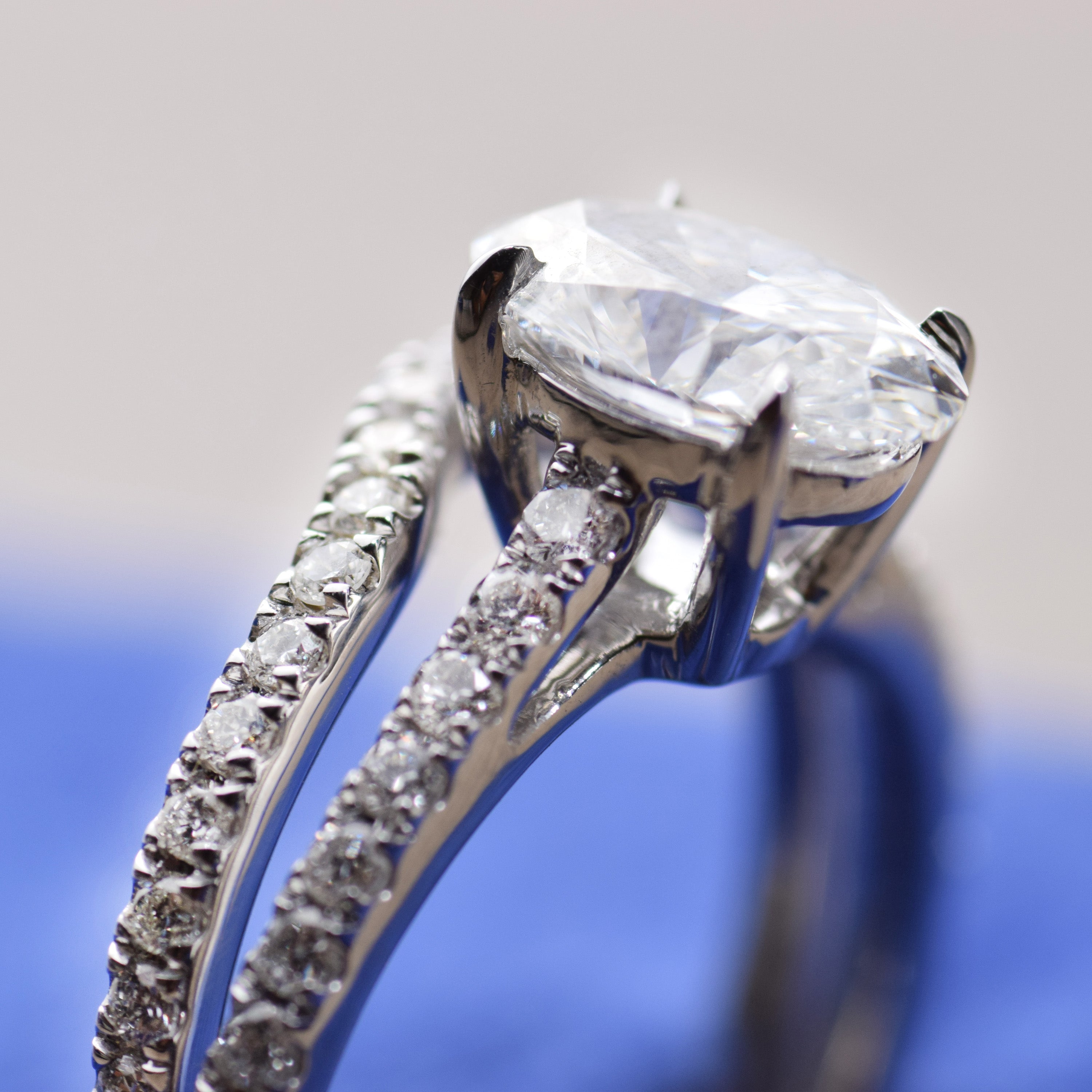 10K Gold 2 CT Lab Grown Oval Cut Curved Wedding Band Bridal Ring Set