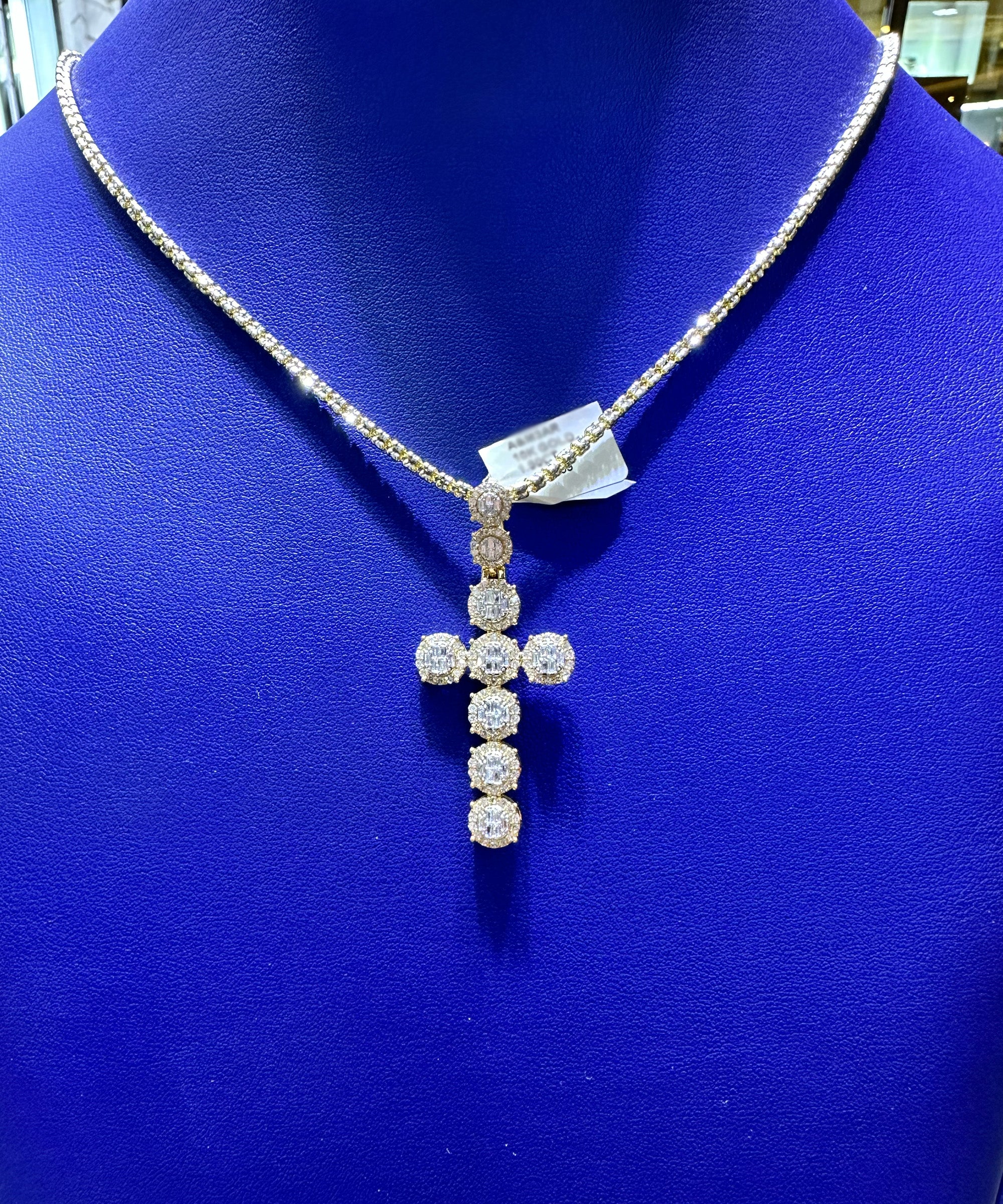 1.50ctw Natural Diamond Cross Pendant in 10K Gold