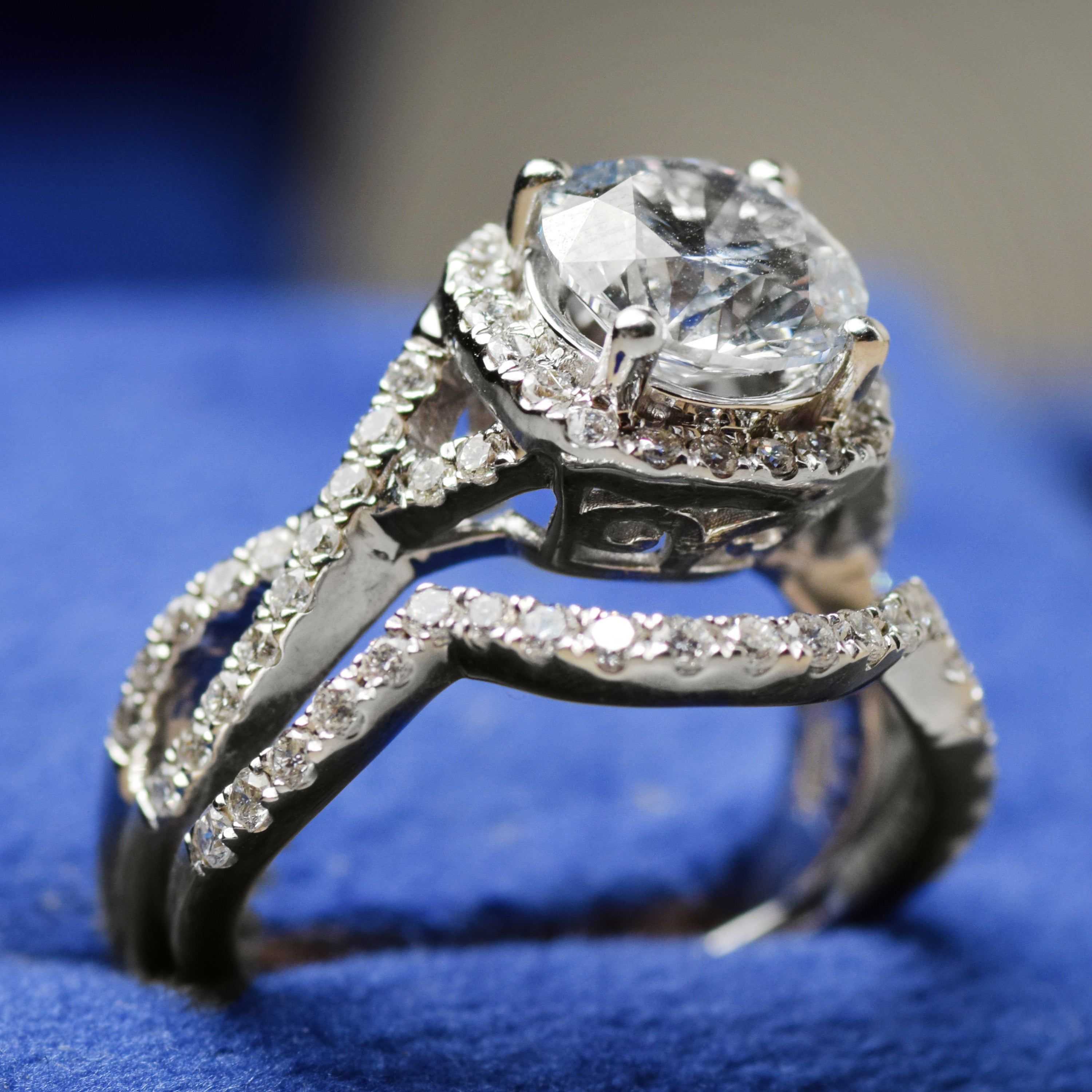 14K Gold 2.75 CT Lab Grown Round Cut Halo Curved Band Lab Diamond Bridal Wedding Set