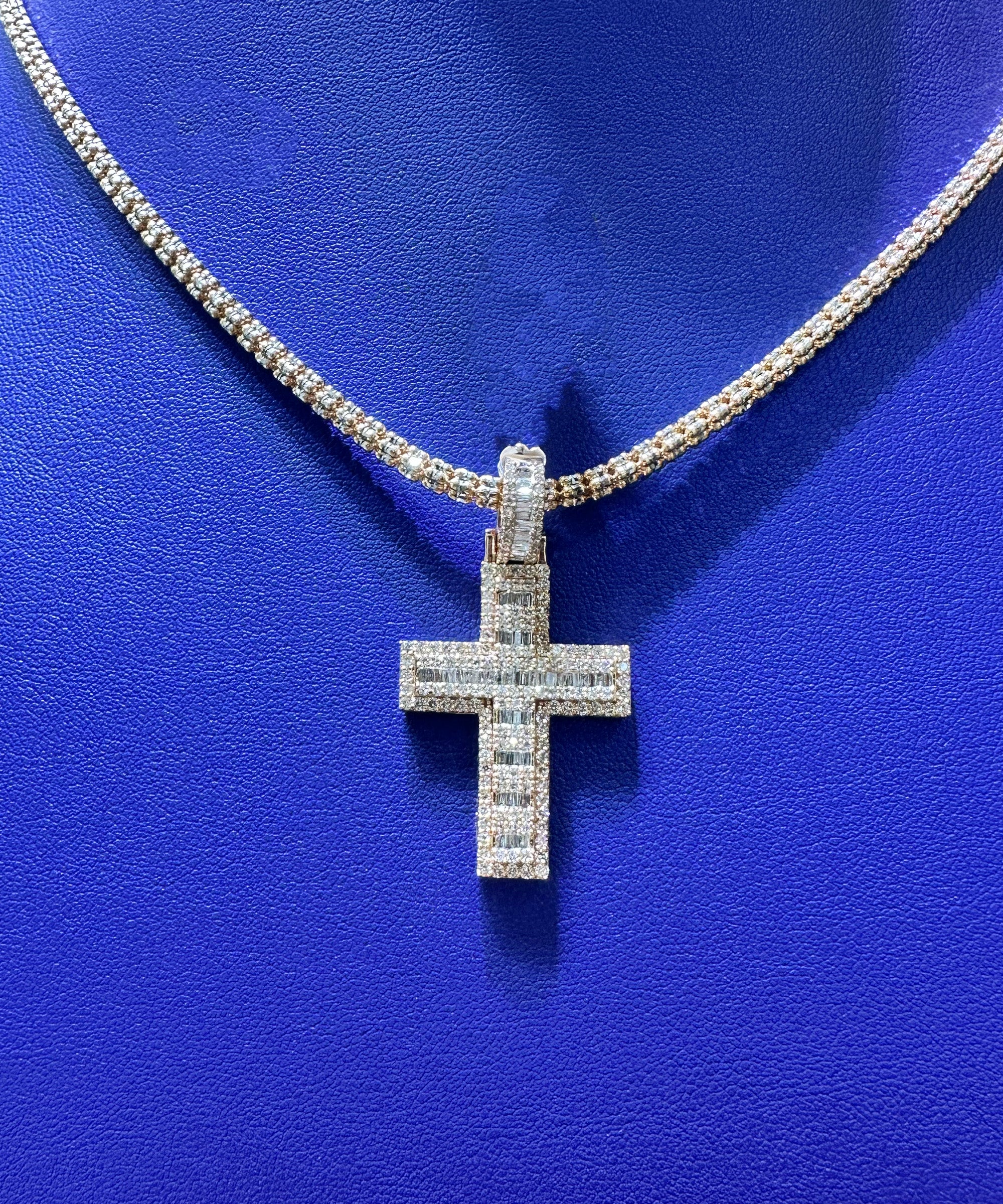 1.75ctw Natural Diamond Cross Pendant in 10K Gold