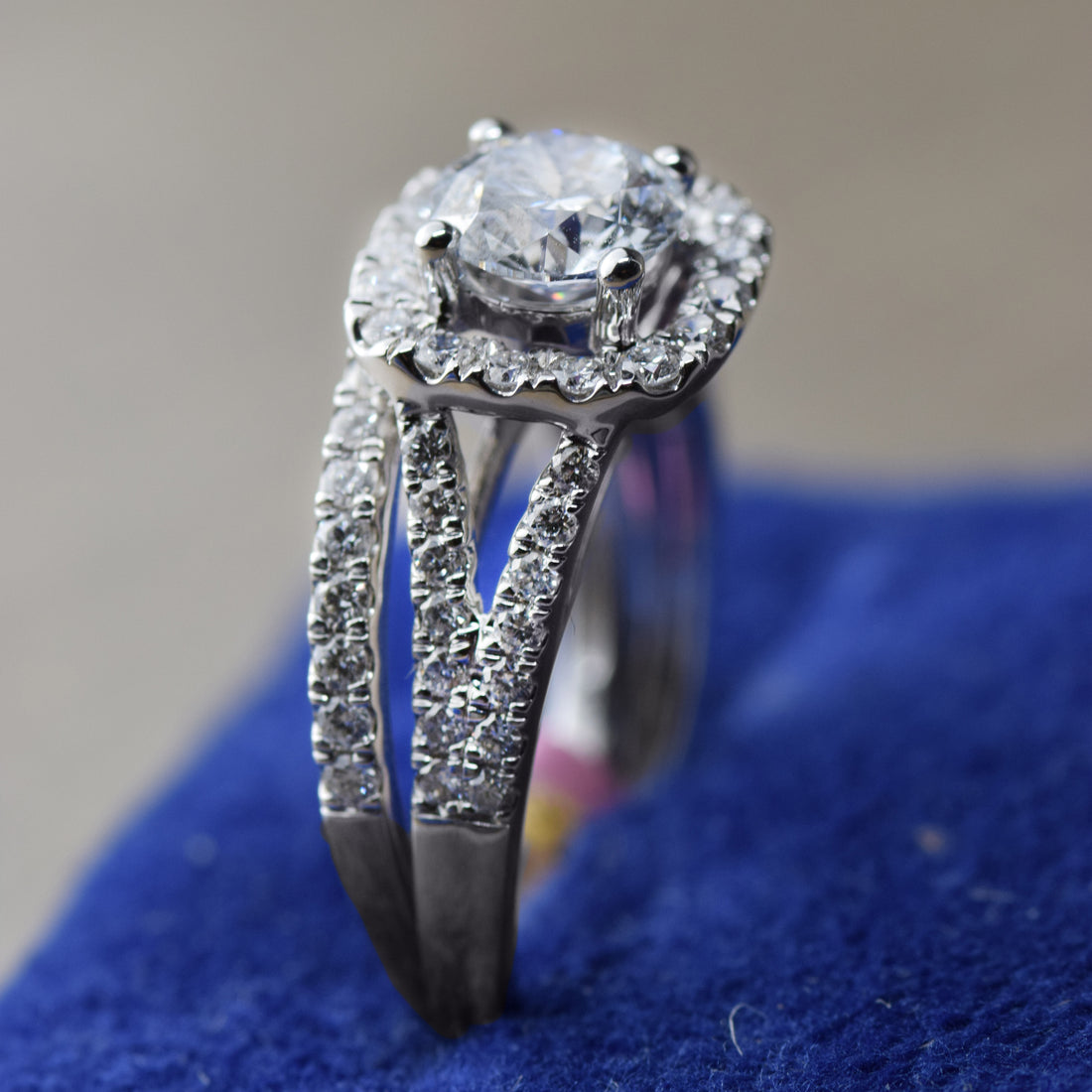 10K Gold 1.75 CT Lab Grown Round Cut Lab Diamond Bridal Wedding Set