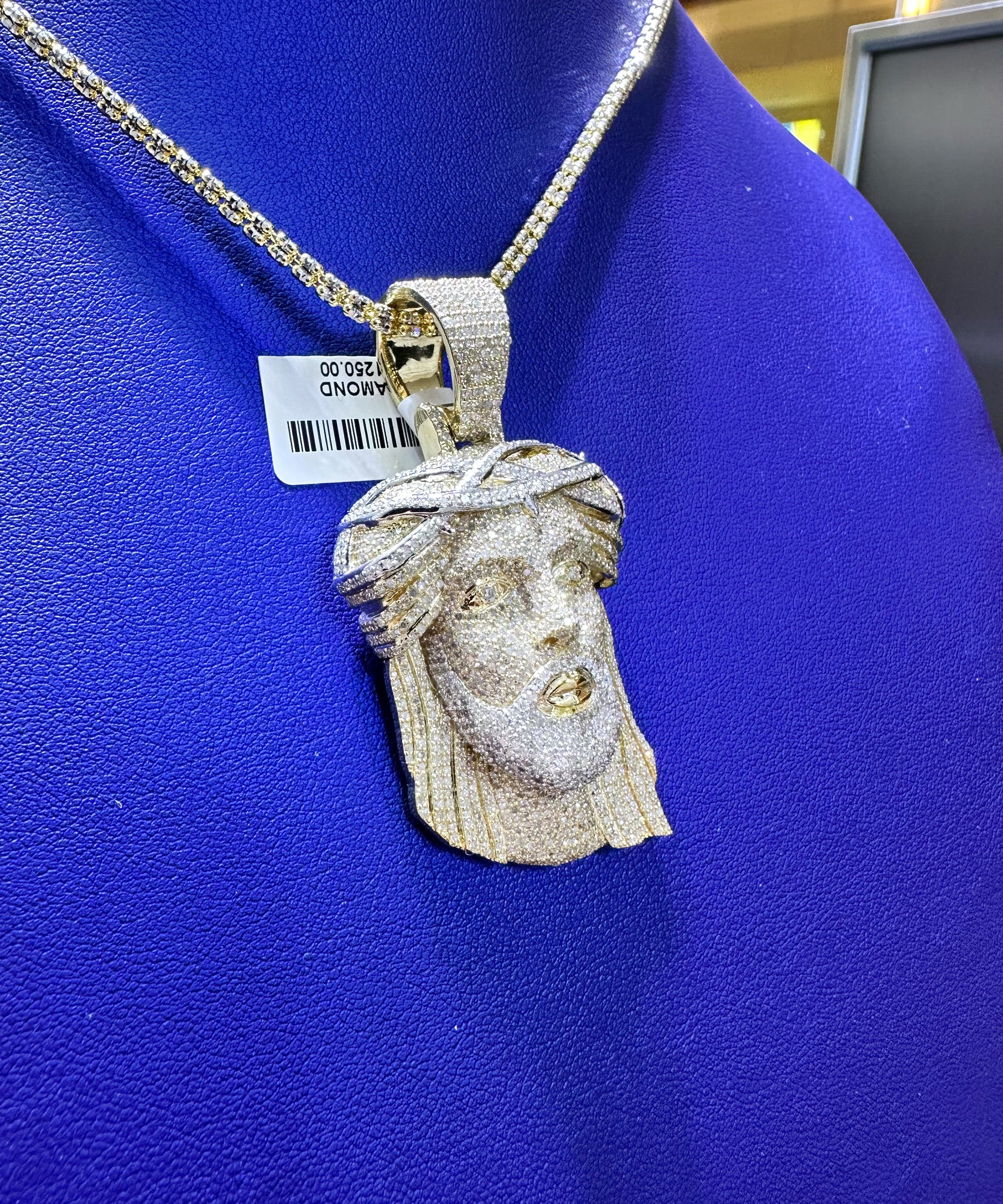 4.00ctw Natural Diamond Jesus Face in 10K Gold