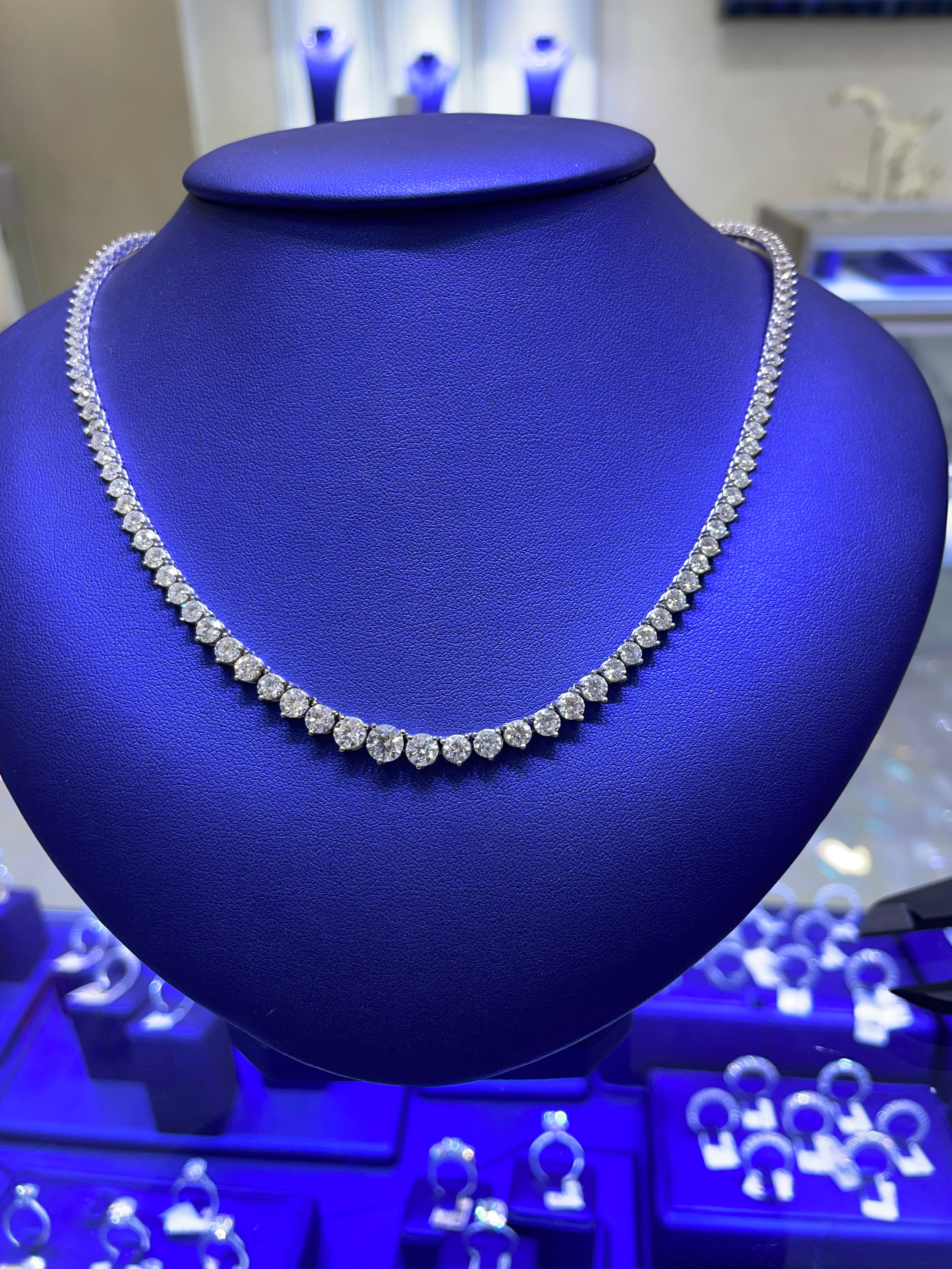 14K Gold 13.50ctw Lab Grown Round Graduating Diamond Necklace