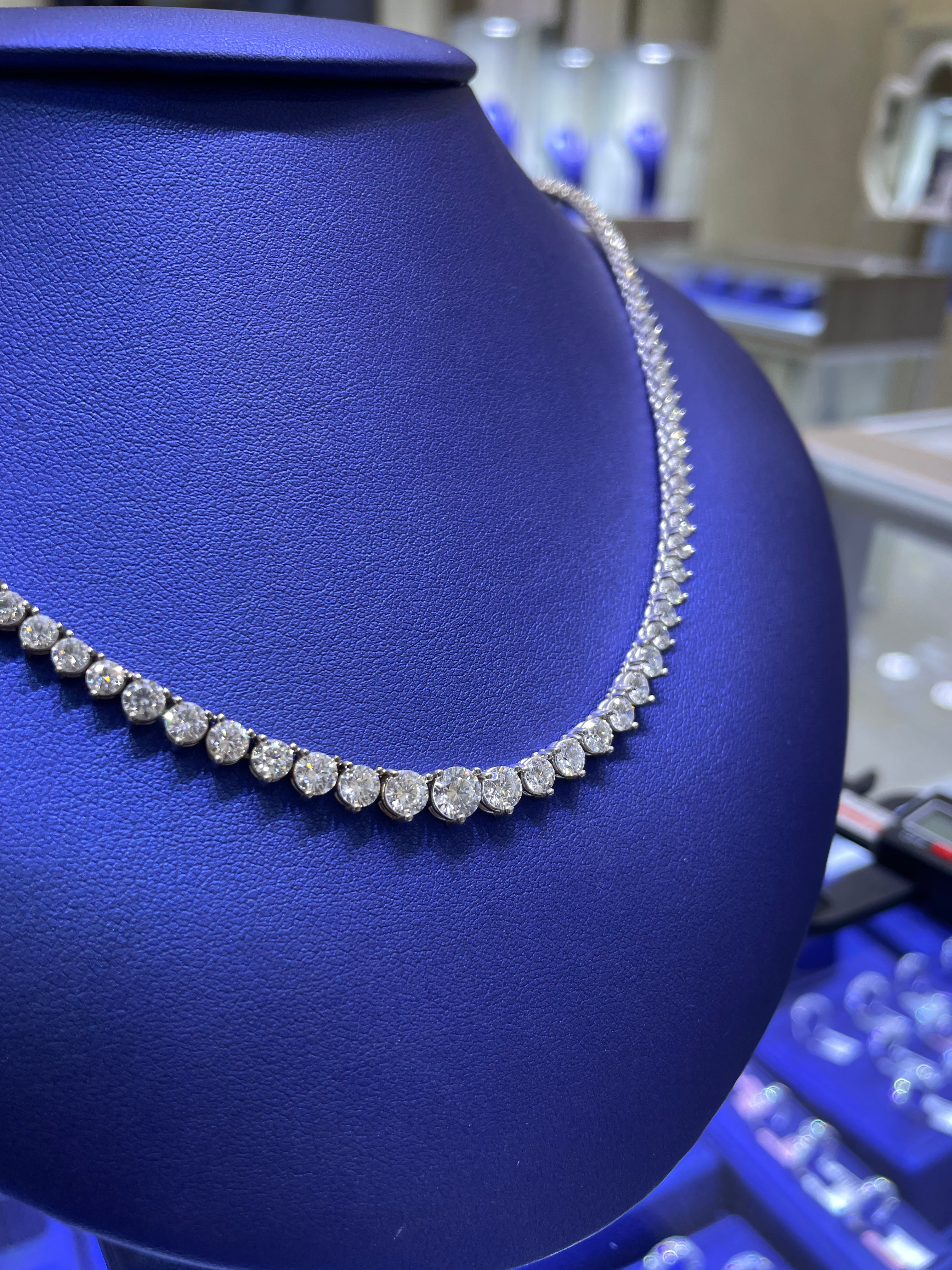 14K Gold 13.50ctw Lab Grown Round Graduating Diamond Necklace