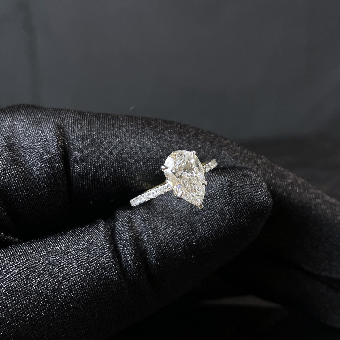 14K Gold 2.30CTW Pear Cut Diamond Engagement Ring