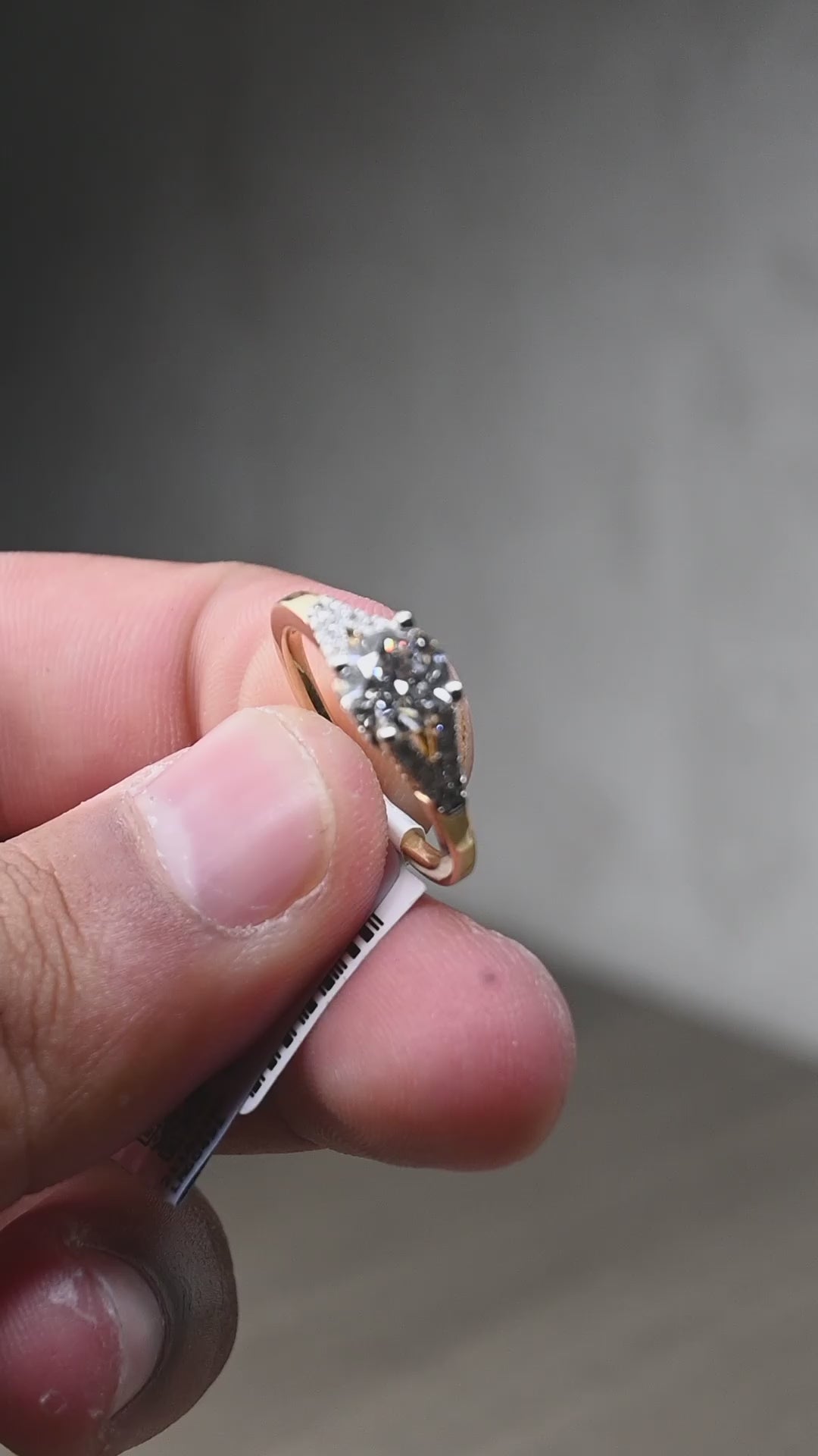 14K Gold 1.30 CT Lab Grown Round Shaped Lab Diamond Engagement Ring